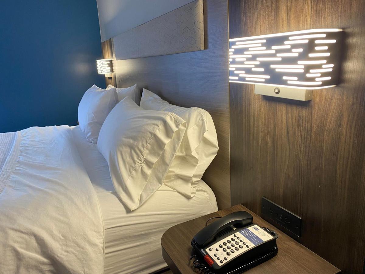 Holiday Inn Express Plymouth By Ihg Kültér fotó